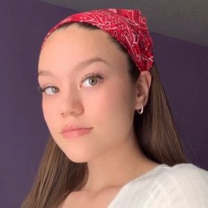 Meet your Posher, Marisa